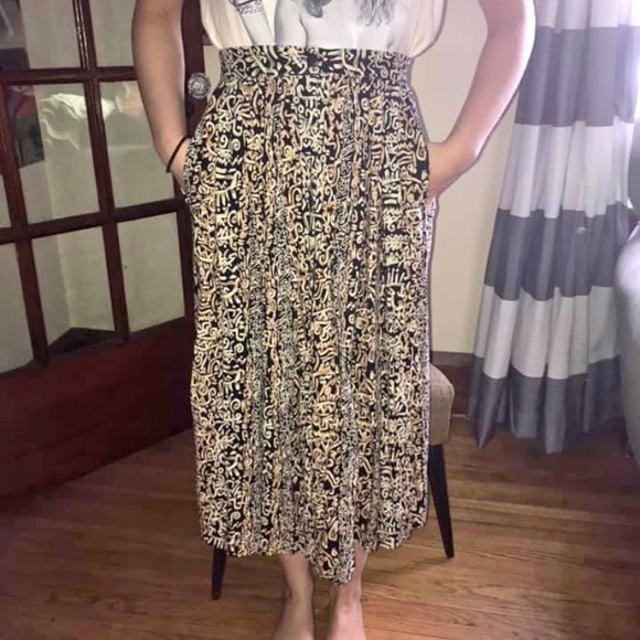 Boho skirt with bottons and pockets - Picture 1 of 1